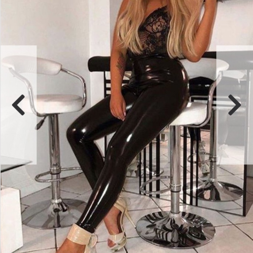 Latex pants😍